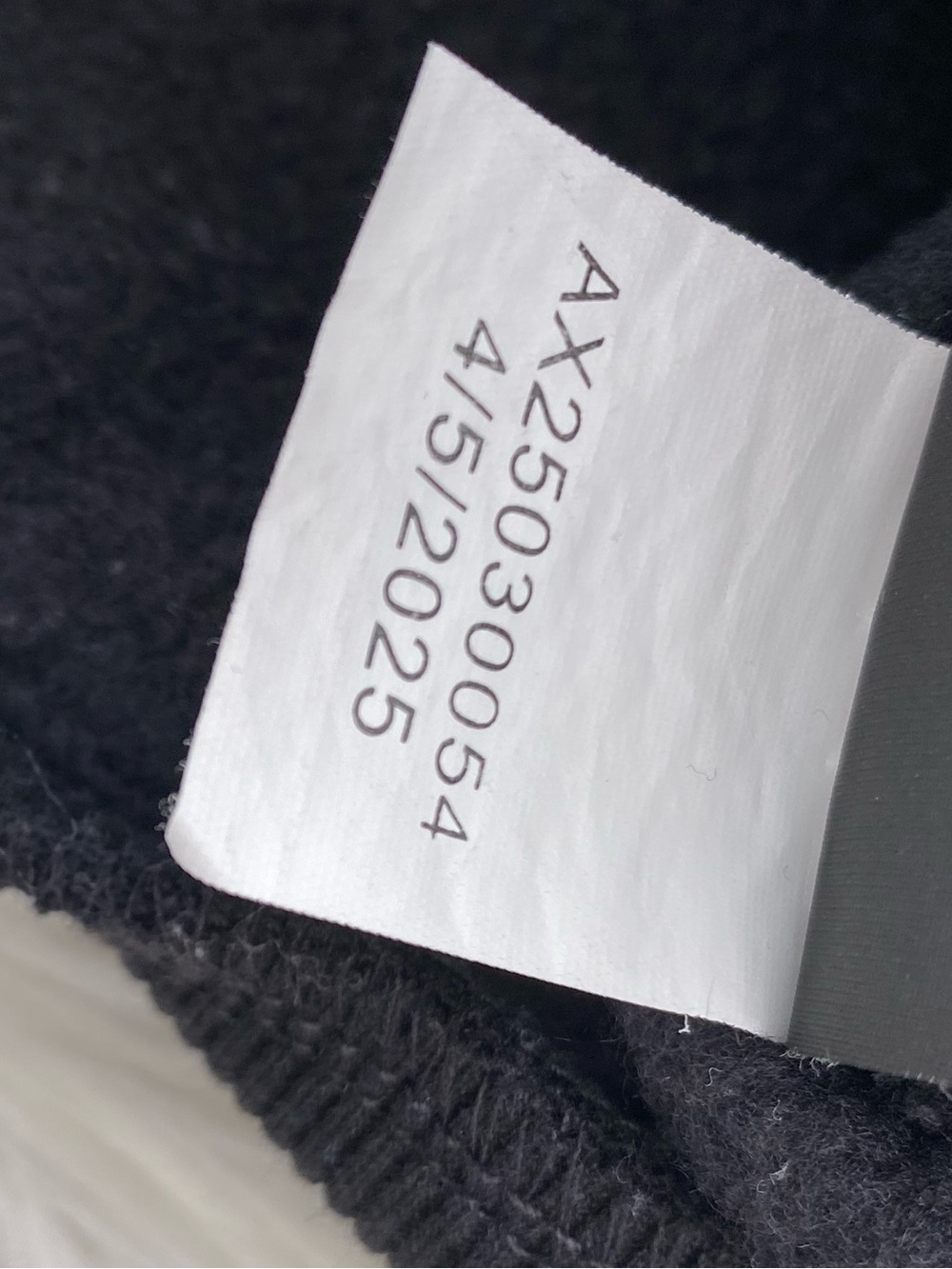 Comfrt | Black Signature Hoodie & Sweatpant Set - Picture 9 of 15